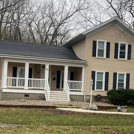 Private & Spacious Home 5 Miles From Notre Dame